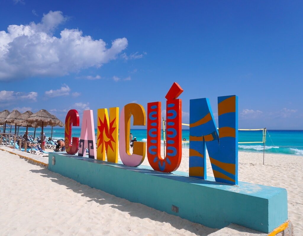 letras-cancun-playa-chacmool